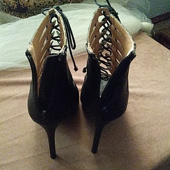 Shoes - Picture 3 of 3